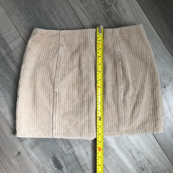 Women’s corduroy skirt, size large - Picture 5 of 6